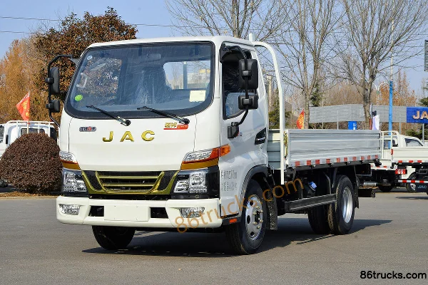 JAC Junling V3 Jinyuanbao 140hp 4X2(6 wheels) 3.7m single-row flatbed light truck Exterior (3) | 86Trucks