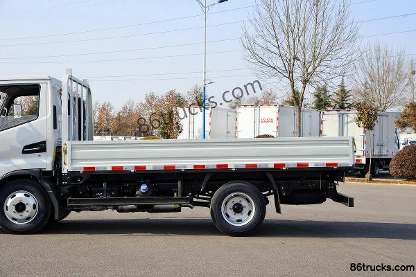 JAC Junling V3 Jinyuanbao 140hp 4X2(6 wheels) 3.7m single-row flatbed light truck Body (2) | 86Trucks