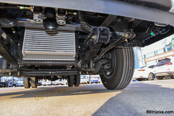 Foton Aumark S1 Light Edition 140hp 4X2(6 wheels) 4.17m Single Row Stake Light Truck Chassis (3) | 86Trucks
