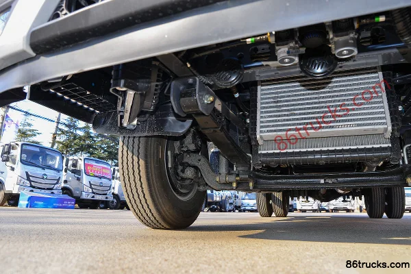 Foton Aumark S1 Light Edition 140hp 4X2(6 wheels) 4.17m Single Row Stake Light Truck Chassis (2) | 86Trucks