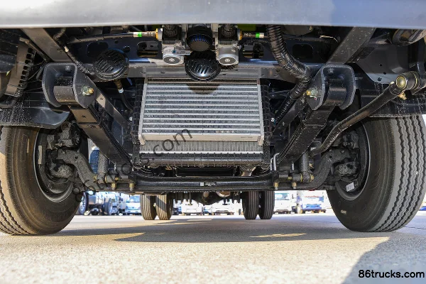 Foton Aumark S1 Light Edition 140hp 4X2(6 wheels) 4.17m Single Row Stake Light Truck Chassis (1) | 86Trucks