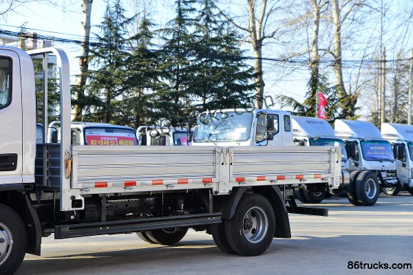 Foton Aumark S1 Light Edition 140hp 4X2(6 wheels) 4.17m Single Row Stake Light Truck Body (1) | 86Trucks
