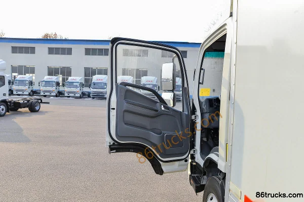 JAC Shuailing Q6 3.0L 129 hp 4X2(6 wheels) CNG 4.15m Single Row Van Light Truck Cab (1) | 86Trucks