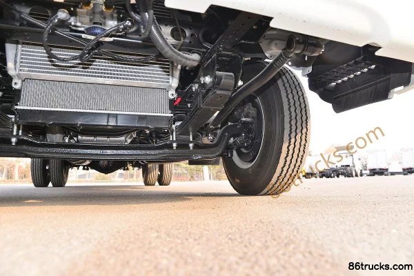 JAC Shuailing Q6 3.0L 129 hp 4X2(6 wheels) CNG 4.15m Single Row Van Light Truck Chassis (3) | 86Trucks