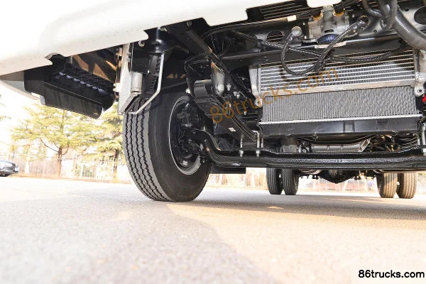 JAC Shuailing Q6 3.0L 129 hp 4X2(6 wheels) CNG 4.15m Single Row Van Light Truck Chassis (2) | 86Trucks