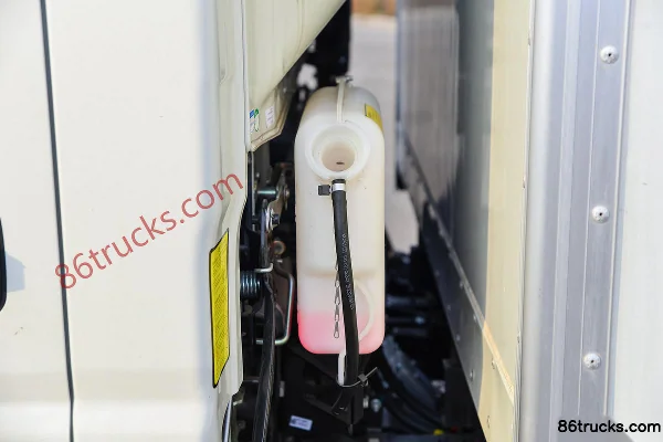 JAC Shuailing Q6 3.0L 129 hp 4X2(6 wheels) CNG 4.15m Single Row Van Light Truck Body (3) | 86Trucks