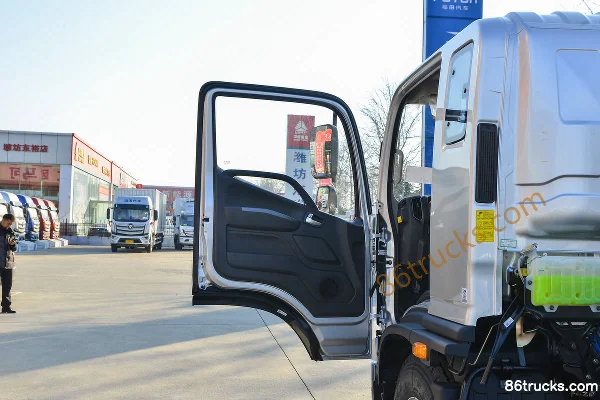 Foton Auman AR Series 200 ch 4X2(6 roues) 5,25 m plateau camion porteur Cabine (1) | 86Trucks