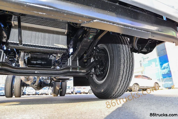 Foton Auman AR Series 200 ch 4X2(6 roues) 5,25 m plateau camion porteur Châssis (3) | 86Trucks
