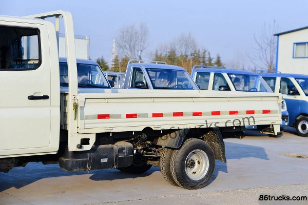 Foton Xiangling M2 Luxury 2.0L 144hp 4X2(6 wheels) Gasoline 2.7m Double-row Flatbed Micro Truck (China VI) Body (1) | 86Trucks