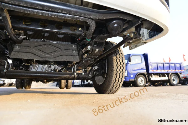Foton Xiangling M2 Pro 1.6L 122 ch 4X2(6 roues) essence 3,7 m plateau simple cabine micro camion Châssis (3) | 86Trucks