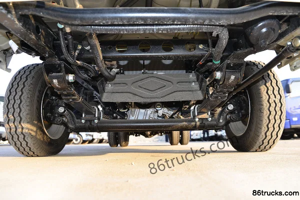 Foton Xiangling M2 Pro 1.6L 122 ch 4X2(6 roues) essence 3,7 m plateau simple cabine micro camion Châssis (1) | 86Trucks