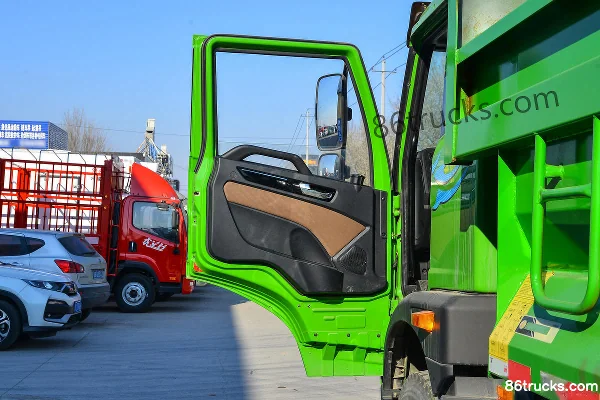 FAW Jiefang Qingdao Long V2.0 220 hp 4X2(6 wheels) 4.5m dump truck (long wheelbase) Cab (1) | 86Trucks