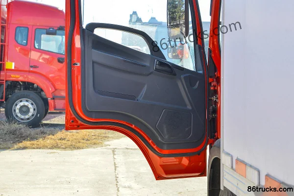 FAW Jiefang Hu VH King Comes 190hp 4X2(6 wheels) 5.2m refrigerated truck Cab (2) | 86Trucks