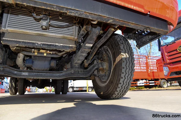 FAW Jiefang Hu VH King Comes 190hp 4X2(6 wheels) 5.2m refrigerated truck Chassis (3) | 86Trucks