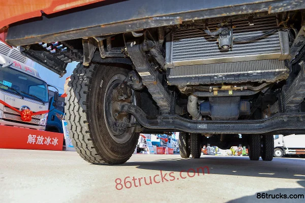 FAW Jiefang Hu VH King Comes 190hp 4X2(6 wheels) 5.2m refrigerated truck Chassis (2) | 86Trucks