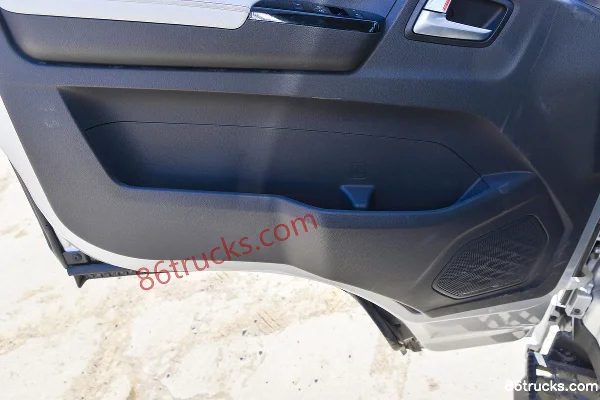 Foton Aoling Supu Pro 158 hp 4X2(6 wheels) 4.14m single-row van light truck Cab (3) | 86Trucks