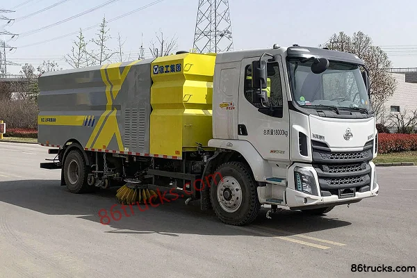 Dongfeng Liuqi New Chenglong M3 200hp 4X2(6 wheels) Washing & Sweeping Truck (XCMG) Exterior