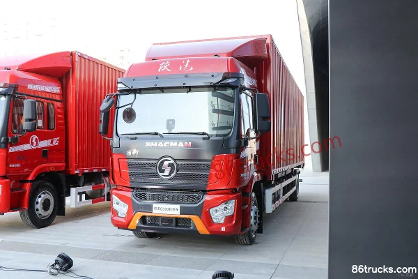 SHACMAN Commercial Vehicle Deyu Q300 300hp 4X2(6 wheels) AMT Automatic Hook-Lift Cargo Truck Exterior (3) | 86Trucks