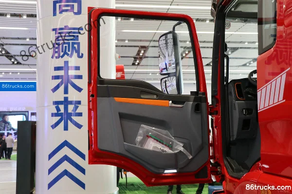 SHACMAN Commercial Vehicle Deyu Q300 300hp 4X2(6 wheels) 6.8m AMT Automatic Gearbox Stake Truck Cab (1) | 86Trucks