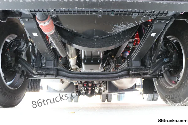 SHACMAN Commercial Vehicle Deyu Q300 300hp 4X2(6 wheels) 6.9m van cargo truck Chassis (1) | 86Trucks