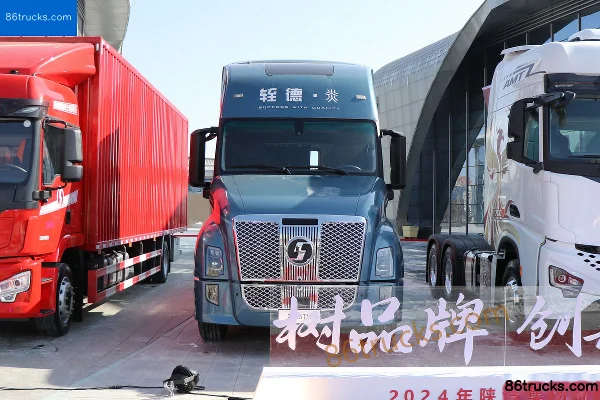 SHACMAN Commercial Vehicle Zhide Yan High-End Edition 560 hp 6X4(10 wheels) Long-Nose Tractor Truck (China VI) Exterior (2) | 86Trucks