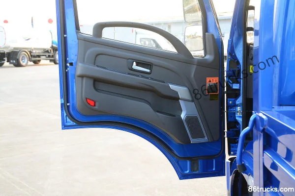 Feidi V3 Series 170 hp 4X2(6 wheels) 4.15m Single Row Flatbed Light Truck Cab (2) | 86Trucks