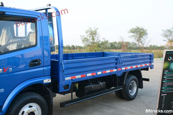 Feidi V3 Series 170 hp 4X2(6 wheels) 4.15m Single Row Flatbed Light Truck Body (1) | 86Trucks
