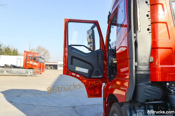 FAW Jiefang J6G Linghang Edition 320hp 4X2(6 wheels) 6.8m AMT automatic van cargo truck (hydraulic retarder) Cab (1) | 86Trucks