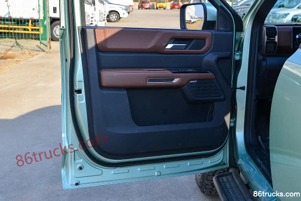 JMC Dao Fei Jiang Extreme Edition 2.3T Diesel 177 hp Automatic 4WD Standard Wheelbase Double Cab Pickup Chassis (2) | 86Trucks