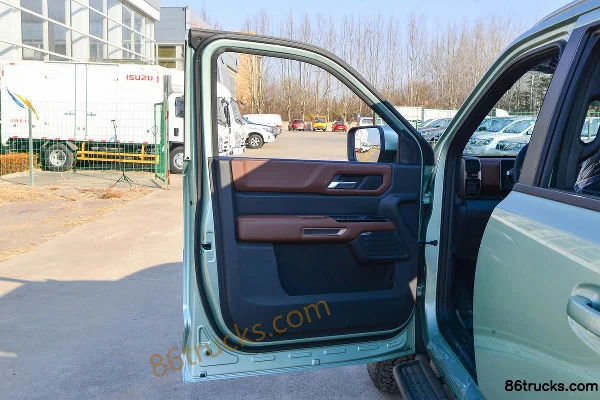 JMC Dao Fei Jiang Extreme Edition 2.3T Diesel 177 hp Automatic 4WD Standard Wheelbase Double Cab Pickup Chassis (1) | 86Trucks