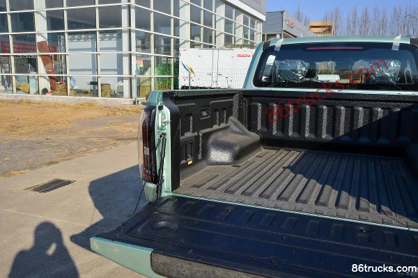 JMC Dao Fei Jiang Extreme Edition 2.3T Diesel 177 hp Automatic 4WD Standard Wheelbase Double Cab Pickup Body (4) | 86Trucks