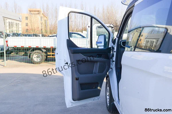 JMC New Transit 2023 Business Edition 143 hp 2.0T Diesel 6-Seat Automatic Short Wheelbase Mid-Roof Multi-Purpose Vehicle Cab (1) | 86Trucks