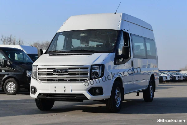 JMC Fushun modèle 2023 version commerciale 146 ch 2,0T diesel 9 places automatique empattement moyen toit moyen-haut fourgon léger Extérieur