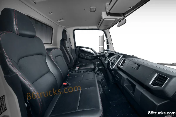 JAC Lingpao L6 Comfort Edition 152 hp 4X2(6 wheels) 4.12 m single-row box van light truck Cab (1) | 86Trucks
