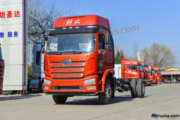 FAW Jiefang J6L Elite Edition 7.8L Diesel 320 hp 4X2(6 wheels) Fast Gear 8-speed High Roof 6.75m Semi-row Flatbed Truck Exterior (3) | 86Tru