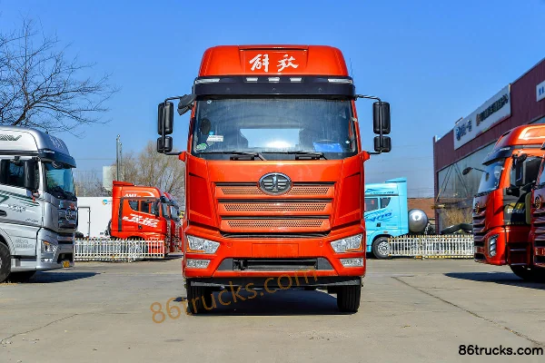 FAW Jiefang J6L Elite Edition 7.8L Diesel 320 hp 4X2(6 wheels) Fast Gear 8-speed High Roof 6.75m Semi-row Flatbed Truck Exterior (2) | 86Tru