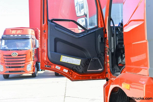 FAW Jiefang J6L Elite Edition 7.8L Diesel 320 hp 4X2(6 wheels) Fast Gear 8-speed High Roof 6.75m Semi-row Flatbed Truck Cab (2) | 86Trucks
