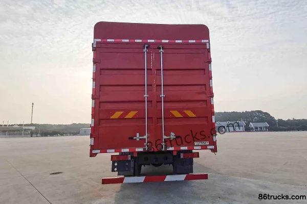 Dongfeng T3 Light Express 240hp 6X2(8 wheels) 6.8m stake truck (China VI) Exterior (2) | 86Trucks