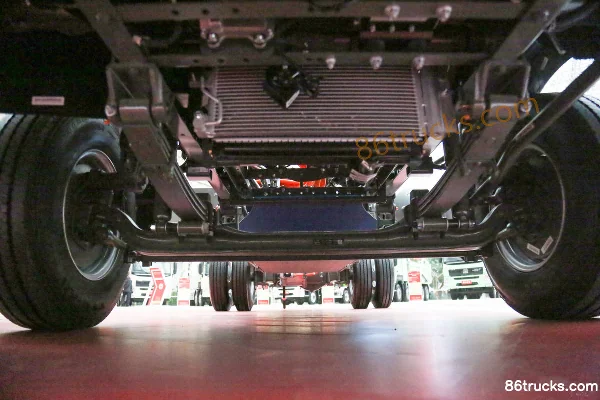 Sinotruk V2-X 4.5T 4.15m single-row pure electric cage light truck 100.46kWh 4X2(6 wheels) Chassis (1) | 86Trucks
