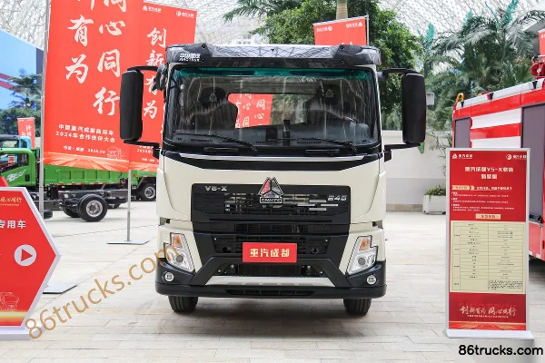 Sinotruk HOWO V5 270 hp 4X2(6 wheels) 9.8m Van Cargo Truck Exterior (2) | 86Trucks