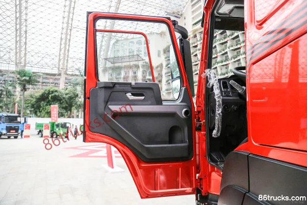 Sinotruk V7-X Version Pleine présence 25T 6X4(10 roues) Tracteur routier 100% électrique à batterie interchangeable 601 kWh Cabine (1) | 86T