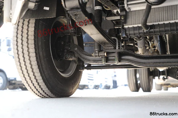 Foton Aoling Jieyun Youth Invincible Edition 146hp 4X2(6 wheels) 3.655m single-row stake truck Chassis (2) | 86Trucks