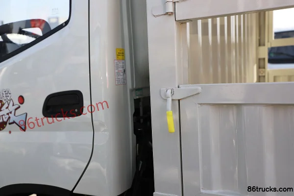 Foton Aoling Jieyun Youth Invincible Edition 146hp 4X2(6 wheels) 3.655m single-row stake truck Body (2) | 86Trucks