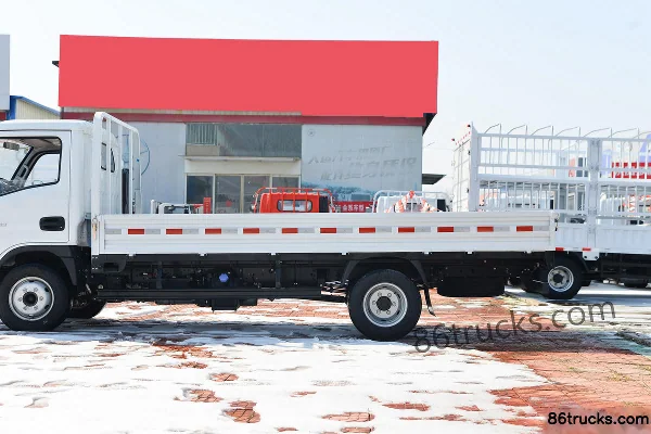 Yuejin Fuxing S100V 116 hp 4X2(6 wheels) 4.2m single-row flatbed light truck (hydraulic brake) Body (2) | 86Trucks