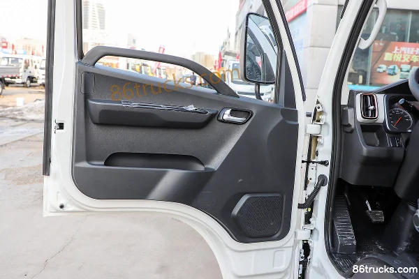 Foton V-Card 1,6L essence 122 ch 4X2(6 roues) WLY 5 vitesses 3,19 m plateau à cabine simple (2) | 86Trucks