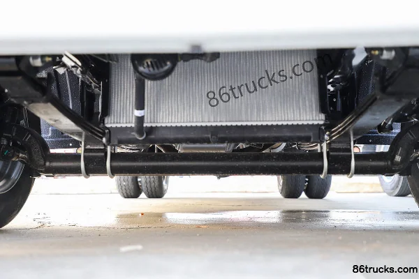 Foton V-Card 1,6L essence 122 ch 4X2(6 roues) WLY 5 vitesses 3,19 m plateau à cabine simple Châssis (1) | 86Trucks