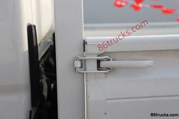 Foton Aoling M Card 122 ch 4X2(6 roues) 3,815 m camion plateau simple cabine Carrosserie (2) | 86Trucks