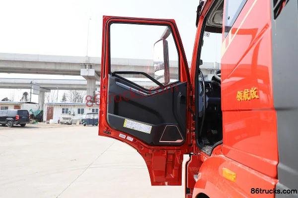 FAW Jiefang J6G Leading Edition 320 hp 6X2(8 wheels) 8.7m Flatbed Cargo Truck (Flat Top) Cab (1) | 86Trucks