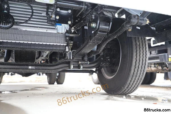 Foton Aumark Jiyun Youth Invincible High Configuration 146 hp 4X2(6 wheels) 4.14m single-row van light truck Chassis (3) | 86Trucks