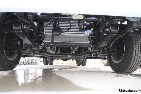 Foton Aumark Jiyun Youth Invincible High Configuration 146 hp 4X2(6 wheels) 4.14m single-row van light truck Chassis (1) | 86Trucks